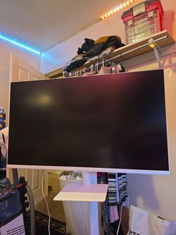 Samsung smart monitor & stand with wheels