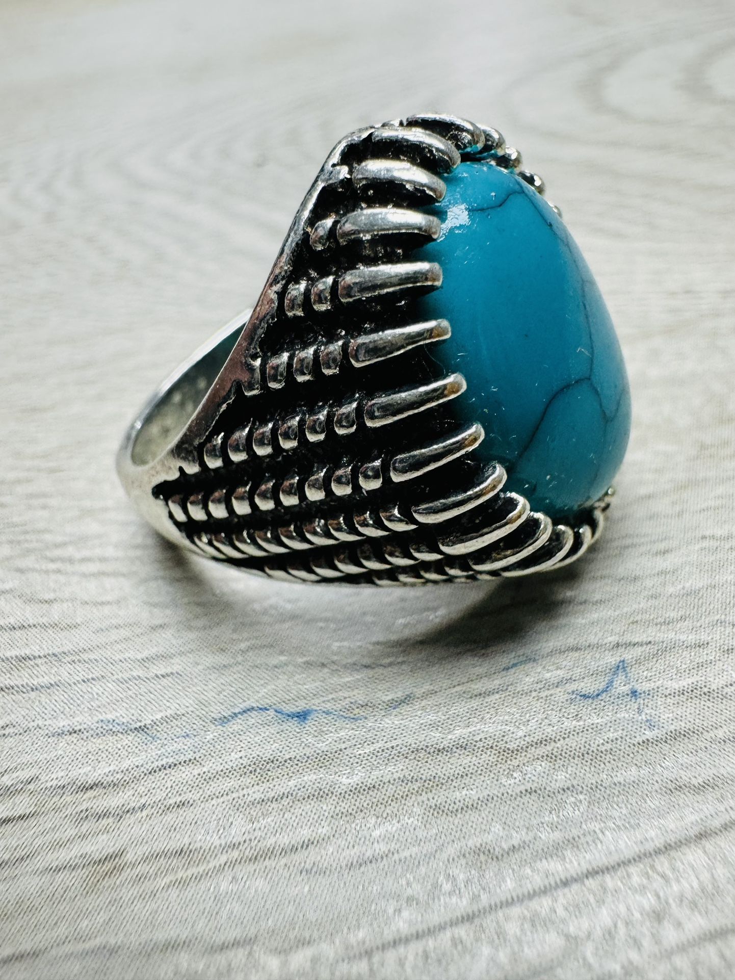 Vintage Silver Turquoise Ring with Ornate Detailing