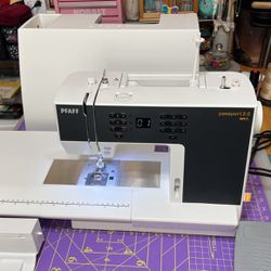 PFAFF  Passport 2.0 Sewing Machine