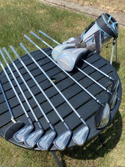Left handed women’s golf club set with bag