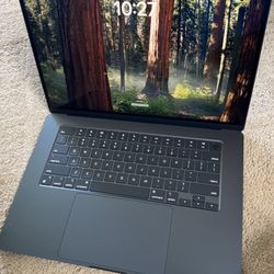 2024 MacBook Air 15” M3 , 8GB RAM, 512GB SSD, Apple Warranty 