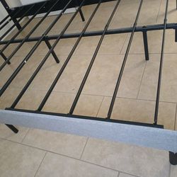 Bed frame queen