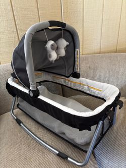 Portable Baby Bassinet with Canopy