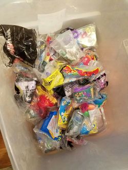Lot of 48 Mcdonalds and Burger King toys