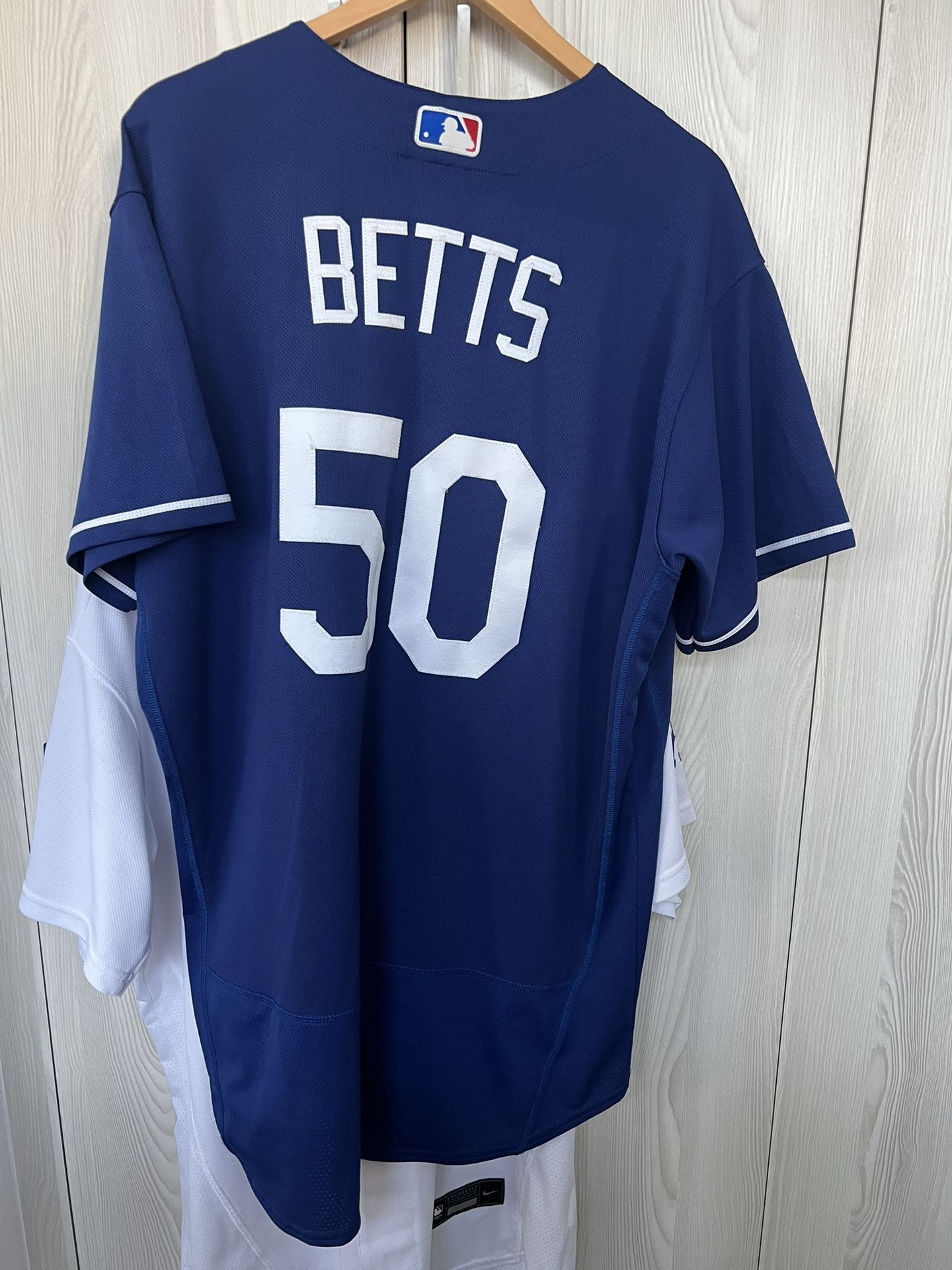 MOOKIE BETTS - AUTHENTIC DODGERS Nike size 48 XL Jersey &