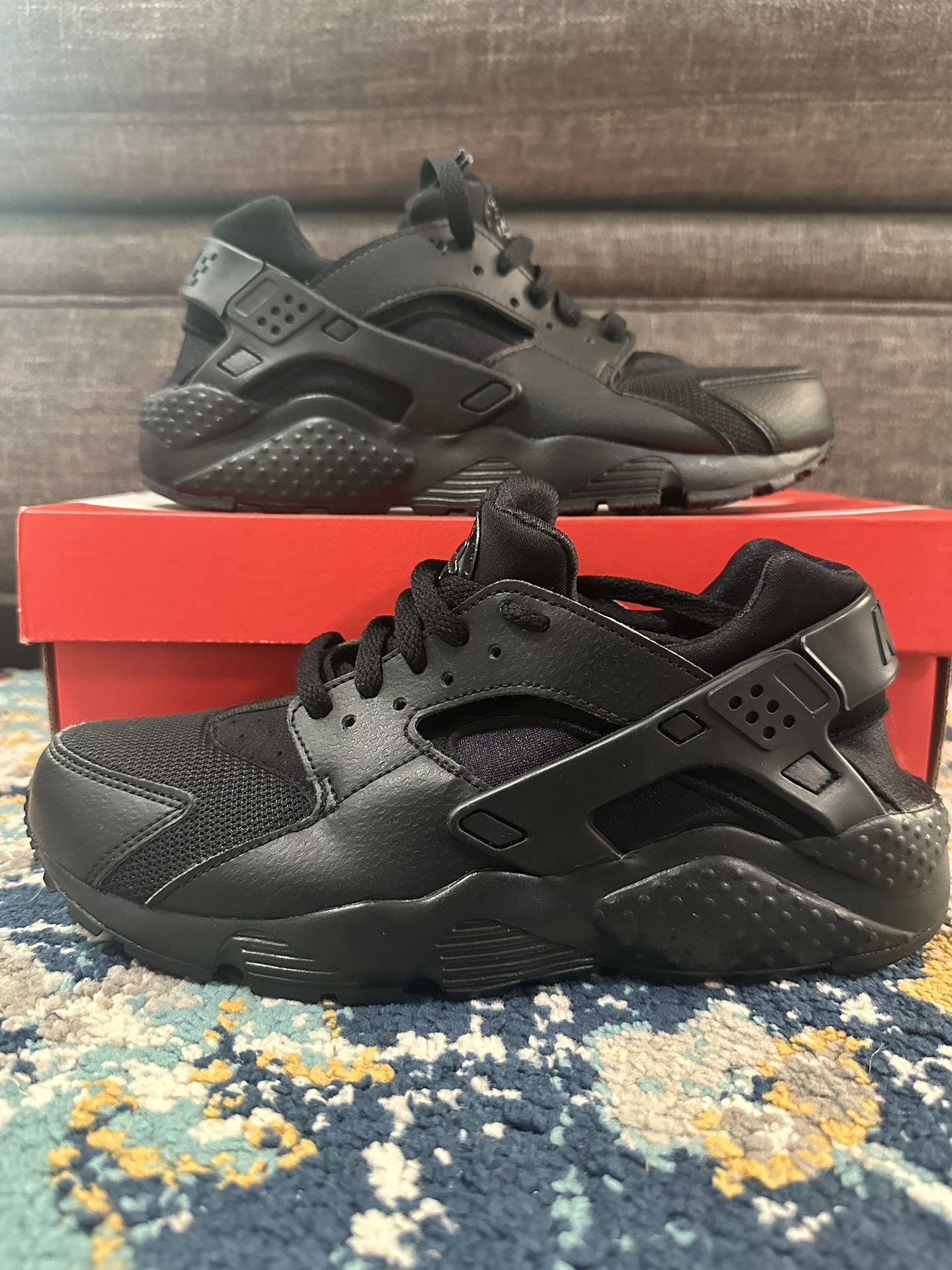 Nike Huarache Run GS “Triple Black”
