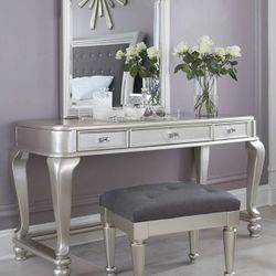 Vanity with Attached Mirror and Stool ****NEED GONE ASAP****