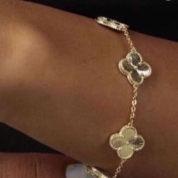 Stainless Steel Gold Clover Bracelet 