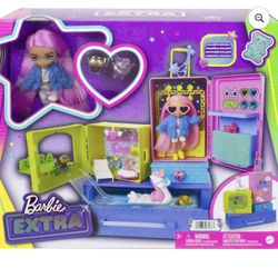 Barbie Extra Minis Pet Dollhouse, Travel playset with Doll, puppies & Accessories 