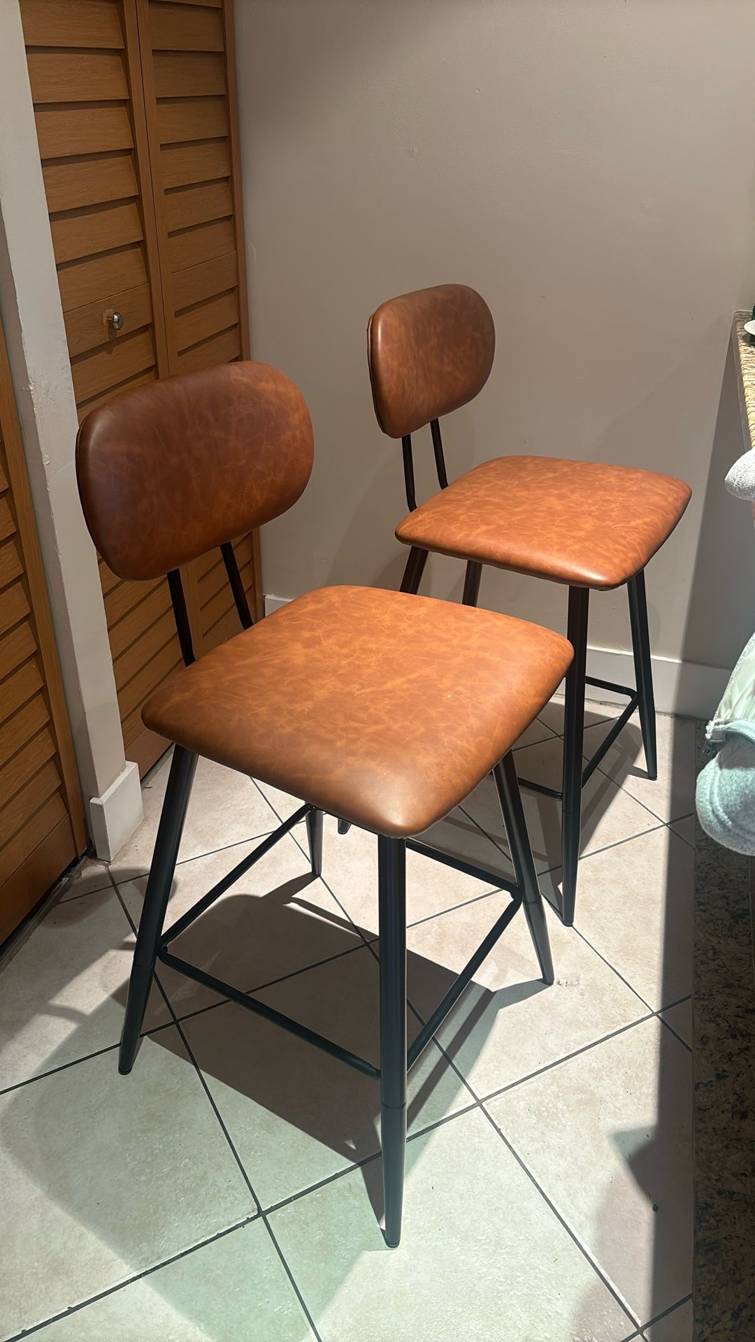 26.75 leather Counter /Bar Stool