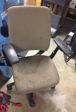 $20 dollar chair needs cleaned