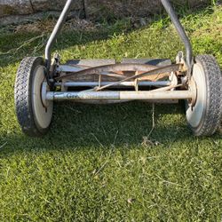 PUSH MOWER