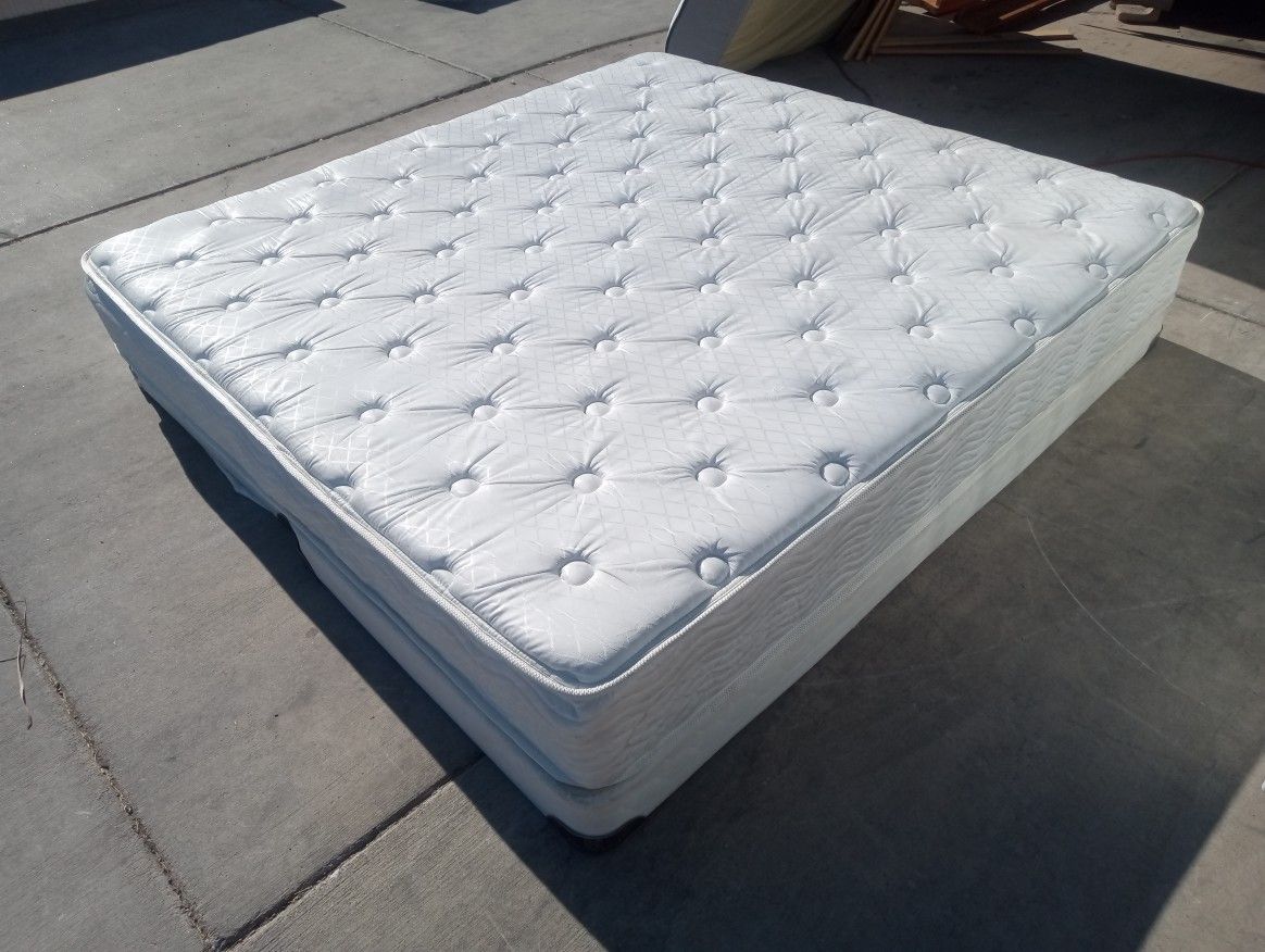 Nice Comfortable Quality King-size Mattress with Low-profile Box spring (no metal bed frame)