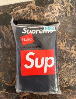 Supreme x Hanes (4 Pack) Black Boxer Briefs