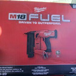 Milwaukee M18 FUEL 18-Volt Lithium-Ion Brushless Cordless Gen II 18-Gauge Brad Nailer