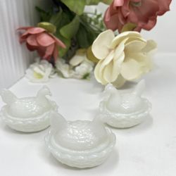 Vintage Portieux Vallerysthal (PV) France White Milk Glass Hen on Nest – Set of 3