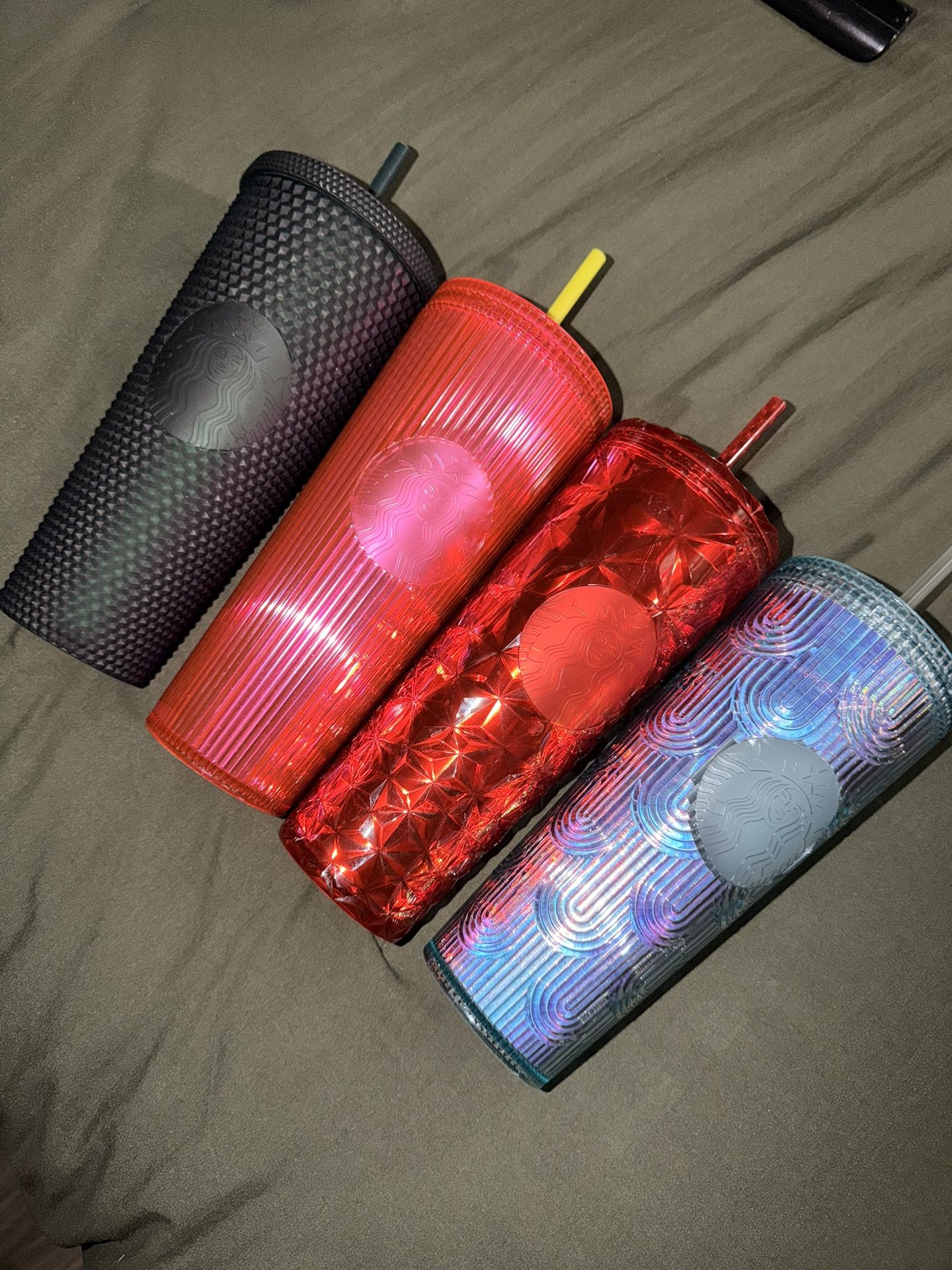 Set of 4 Starbucks cups