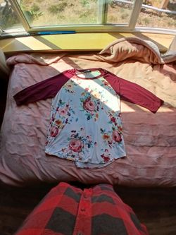 Floral Raglan 3/4 Sleeve Top