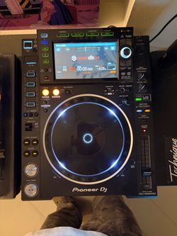 CDJ 2000 NXS2