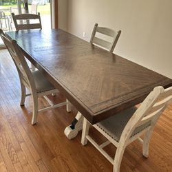 Dining room table
