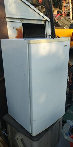 Kenmore fridge with freezer