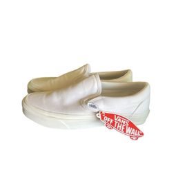 NWT Classic Slip-On vans men’s size 5.5