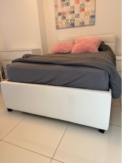 Cama Full size de cuero con cama secundaria debajo(Bed)