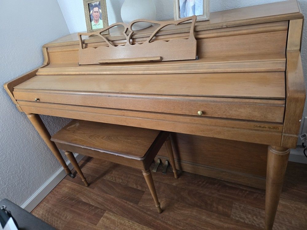 Wurlitzer Piano
