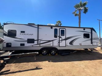2021 Keystone Cougar 30FKD – Loaded Travel Trailer – 2 Slides