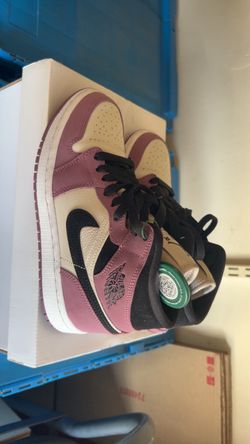 Air Jordan 1 Mid Womens size 6