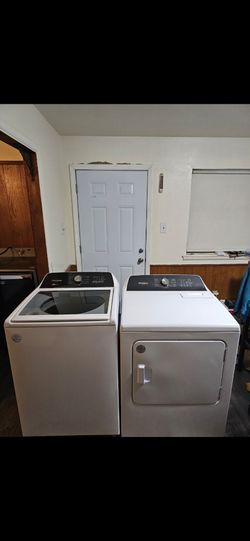 WHIRPOOL WASHER AND DRYER SET BOTH ELECTRIC XL CAPACITY 4.8 CU DELIVERY AVAILABLE FOR EXTRA FEE