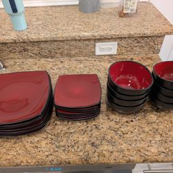 Dinnerware / Red & Black