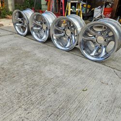 15x8. 5x5,0 chevy and Jeep Cherokee