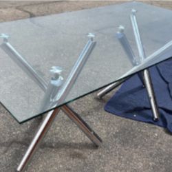 Modern Glass table with 4 chairs 