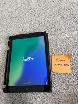 iPad 7th Gen 32GB WiFi + Fintie Rugged Case (Like New)