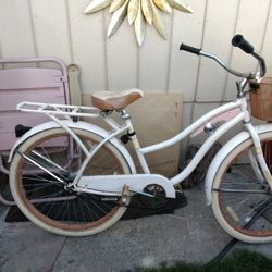 Woman's 26 In Beach Cruiser Huffy Nel Lusso
