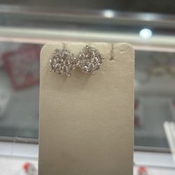 White Gold Diamond Earrings 10kt 4.5 Grms 