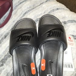 Black Nike Victori One Slides