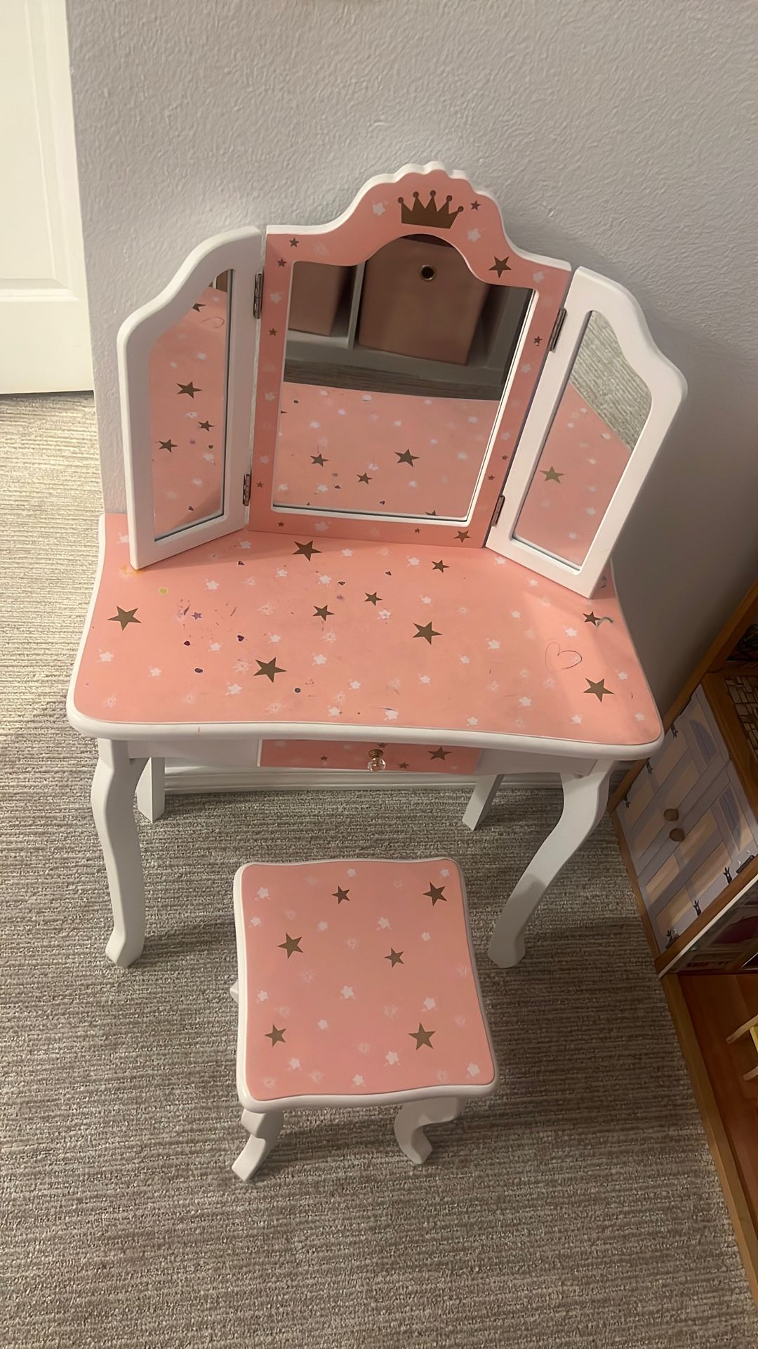 Girls Vanity (ages 3-7)