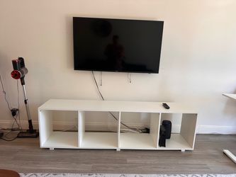 Samsung Smart TV + White TV Console Bundle