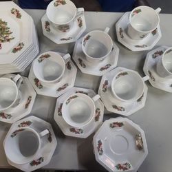 Christmas Fair Fiel Fine China