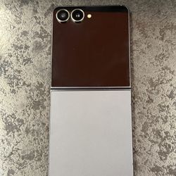 Samsung Galaxy Z Flip 7 - 256 GB - Jetblack (AT&T) (Read Desc)