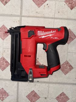 M12 FUEL 18 Gauge Brad Nailer