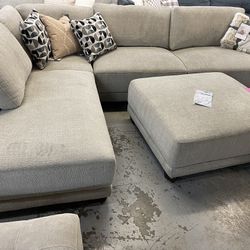 Grey Sectional With Large Ottoman 
