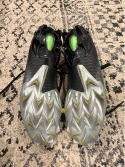 Football cleats
