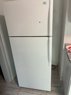 Roper by whirlpool refrigerator