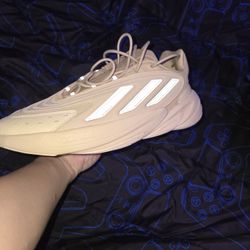 Ozelia Adidas Savanna