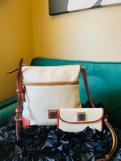 Dooney & Bourke Pebble Grain Leather Crossbody And Matching Wallet In Taupe Wallet Retails $109🎀