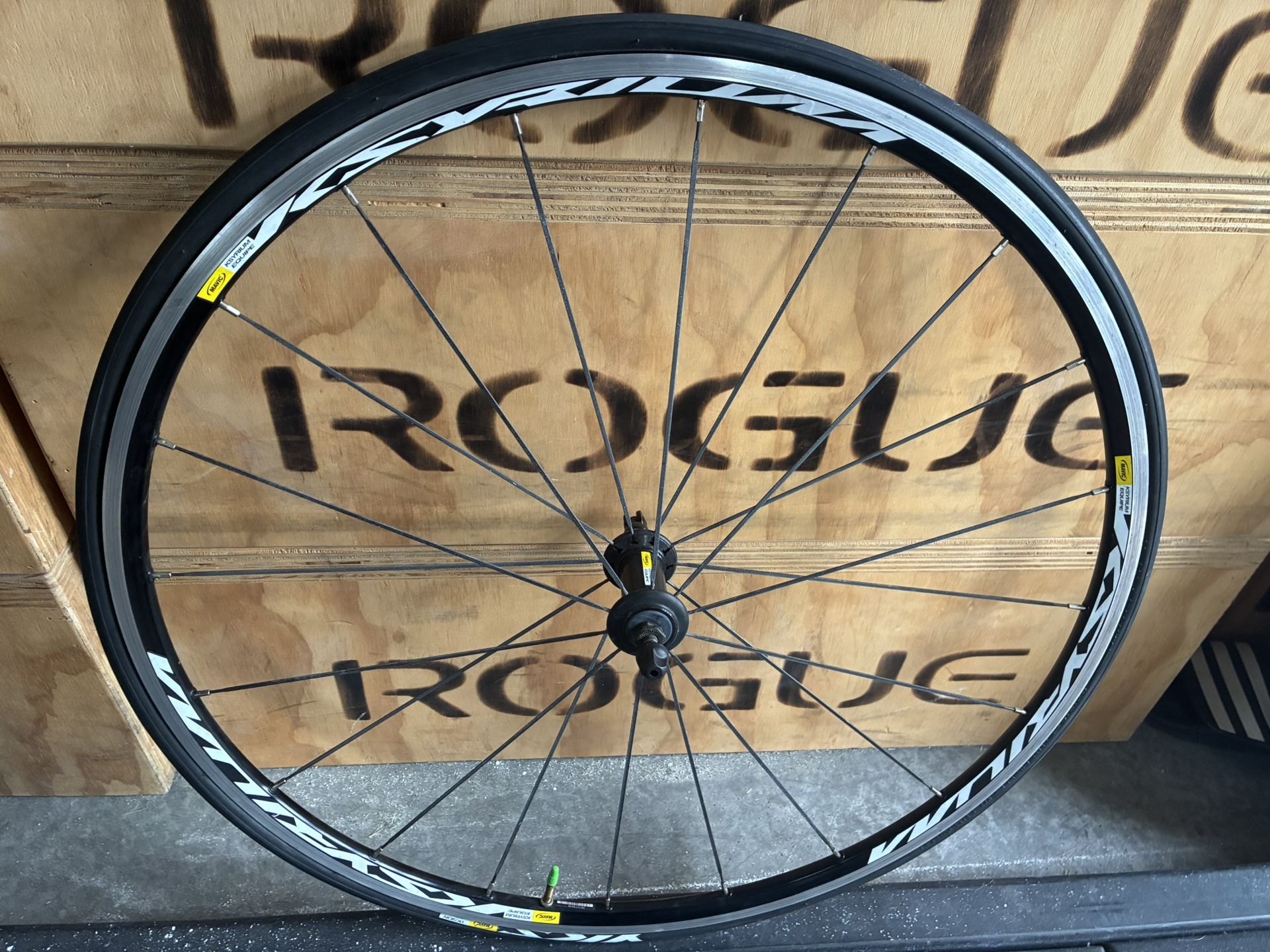 700c Bike Rim And Tire mavic ksyrium