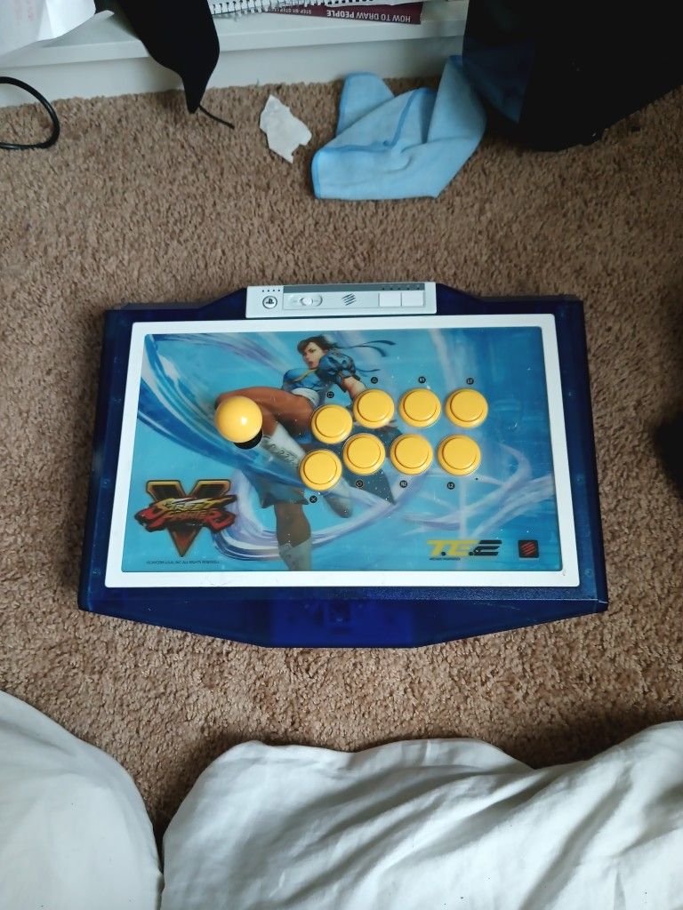 Arcade Stick/ Fight Stick Mad Catz Te2